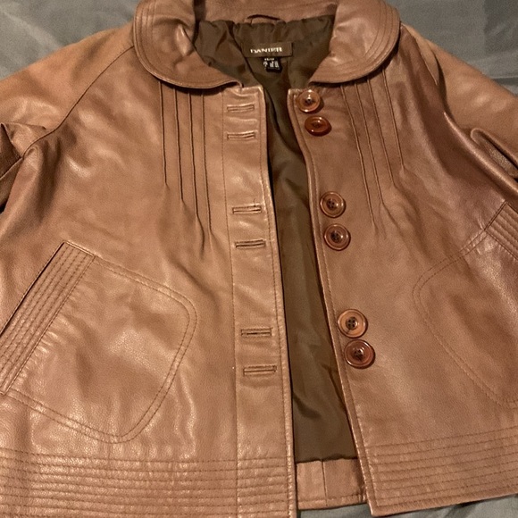 Danier women’s leather jacket - Picture 2 of 10